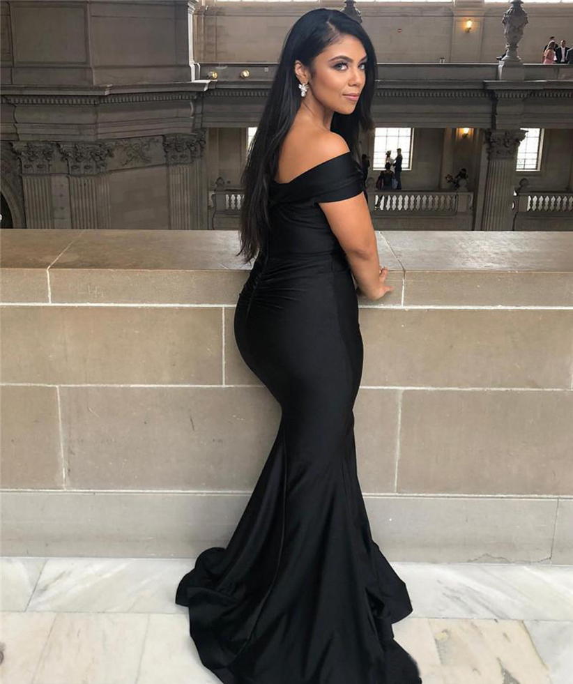 Black Mermaid Long Bridesmaid Dresses 2023 Plus Size Off Shoulder Floor length Garden Maid of Honor Wedding Party Guest Gown