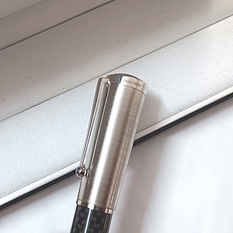 Great Mahatma Gandhi Signature Rollerball Pen Black Carbon Fiber And Titanium Metal Office School Writing Ink Fountain Pens 0680/3000