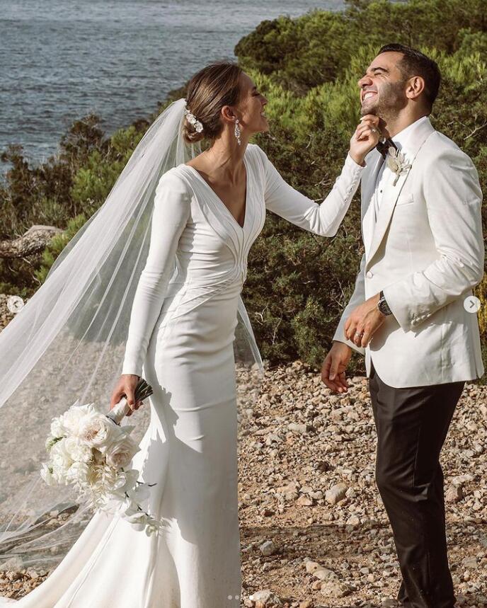 Simple Modern Crepe Mermaid Beach Wedding Dresses V-neck Long Sleeve Stain Bohemian Trumpet Bridal Outfit Gown