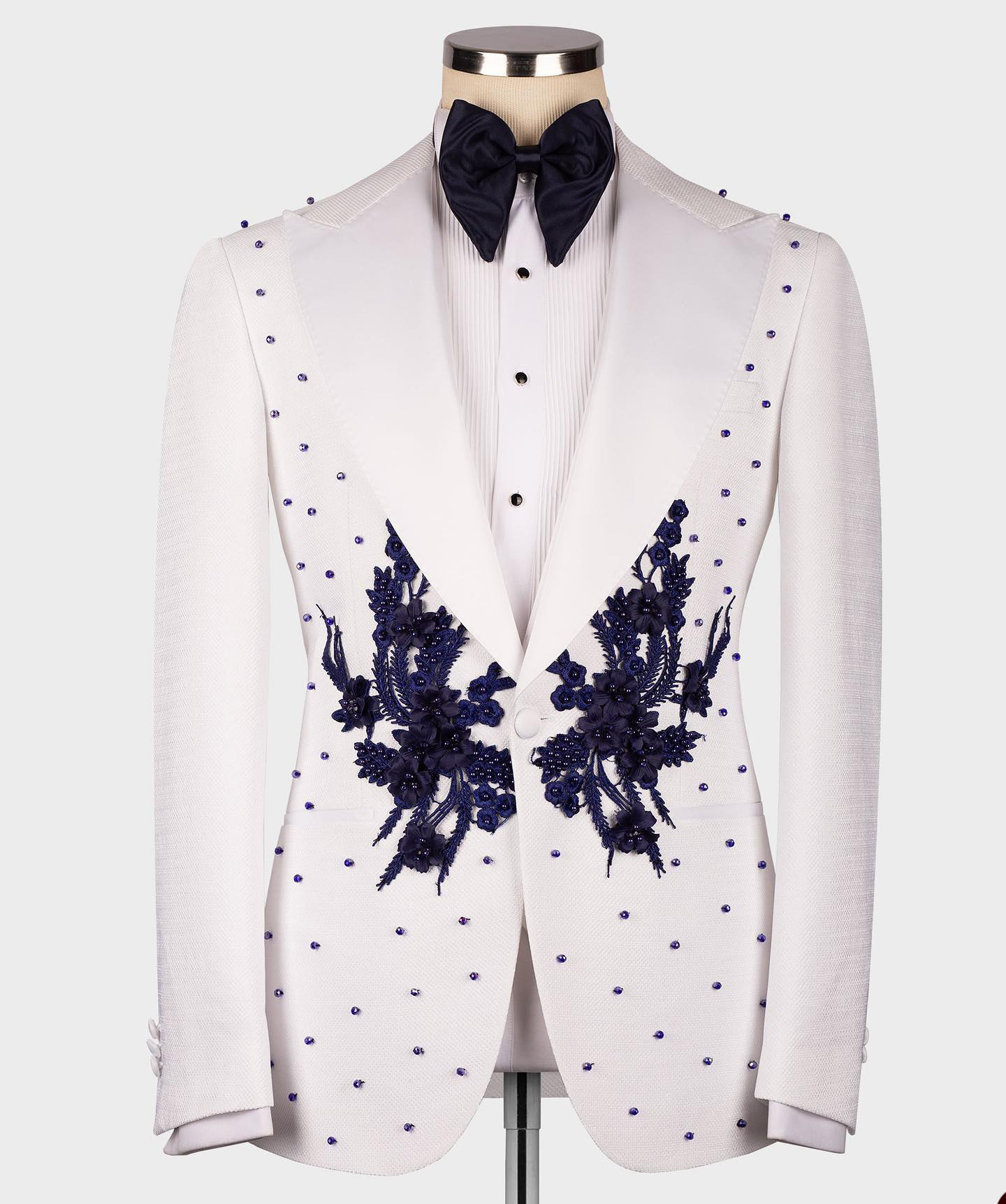 Fahion 1 Piece Wedding Tuxedos Beads Appliques Men Suits Peaked Lapel One Button Customize Coat Groom Formal Prom Party Tailored Exquisite