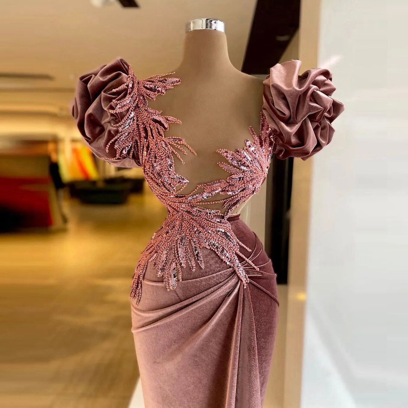 Rose Pink Veet Evening Dress Sequined Pleats Sheer V Neck Prom Gowns Short Puffy Sleeves Celebrity Party Dresses Custom Made