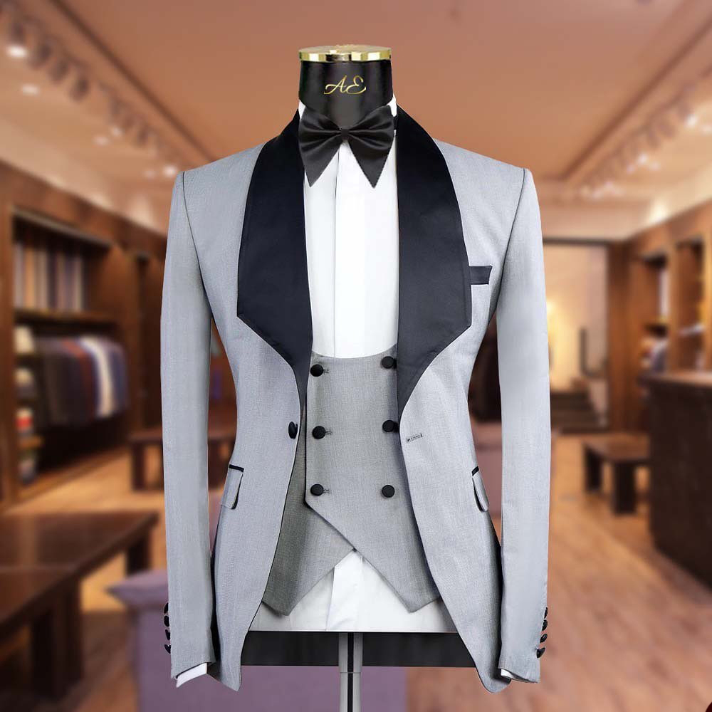Gray 3 Pieces Wedding Tuxedos Shawl Lapel One Button Design Pockets Customize Coat Vest Pants Fashion Formal Prom Party Occasions Tailored Exquisite