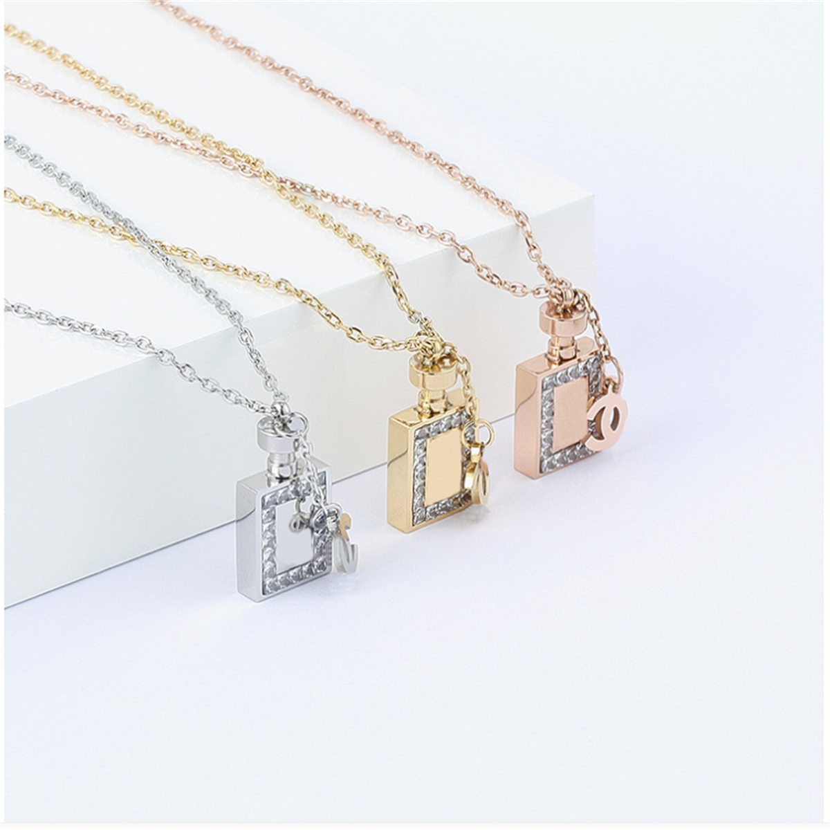 Perfume bottle necklace women do not fade tide ins flower titanium steel clavicle chain sweet personality z250508O29W