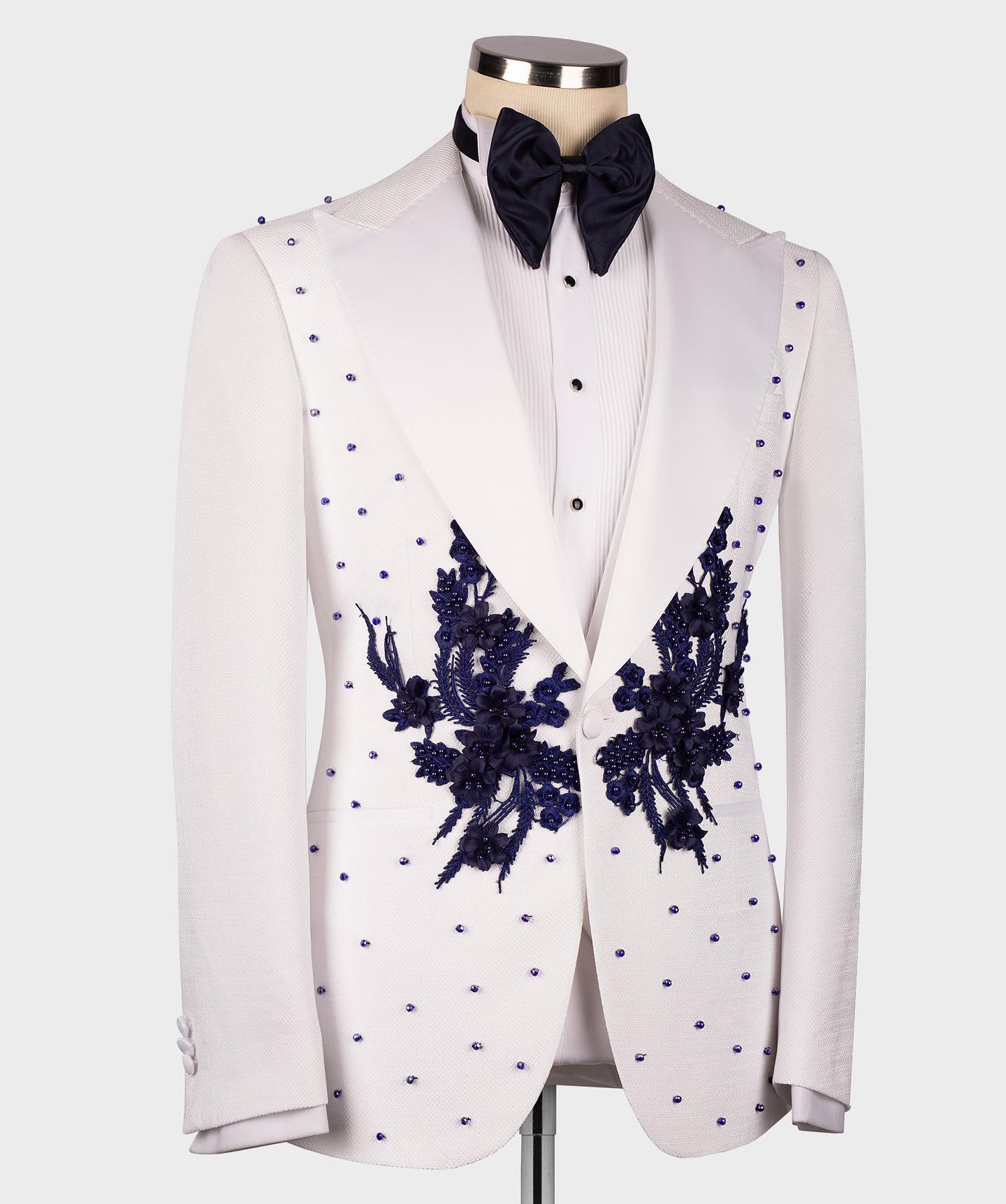 Fahion 1 Piece Wedding Tuxedos Beads Appliques Men Suits Peaked Lapel One Button Customize Coat Groom Formal Prom Party Tailored Exquisite