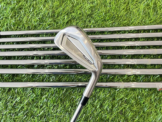 Club Shafts 8PCS Golf Clubs JPX921 Forged Irons Iron Set 4 9PG R S SR Flex Steel Graphite Shaft With Head Cover 230822