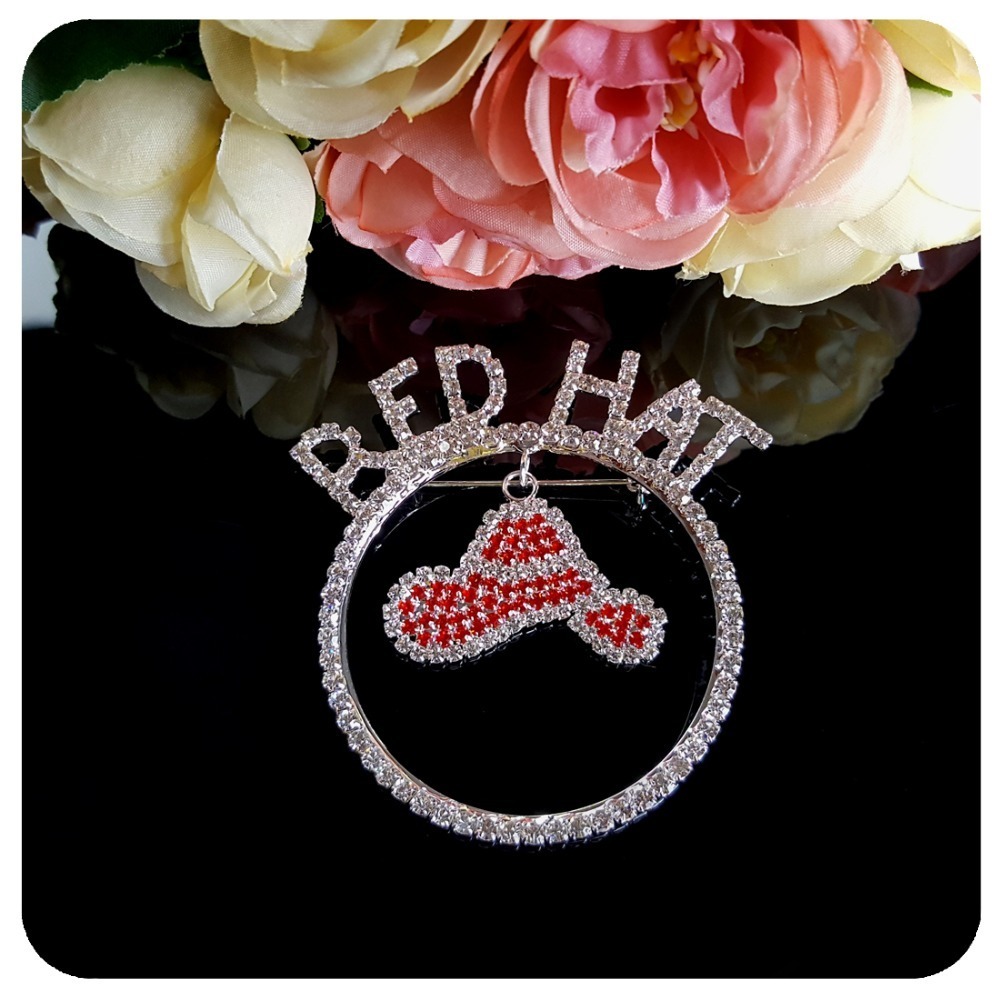 Pins Brooches Red Hat Theme Brooch Pin with Charm 230822