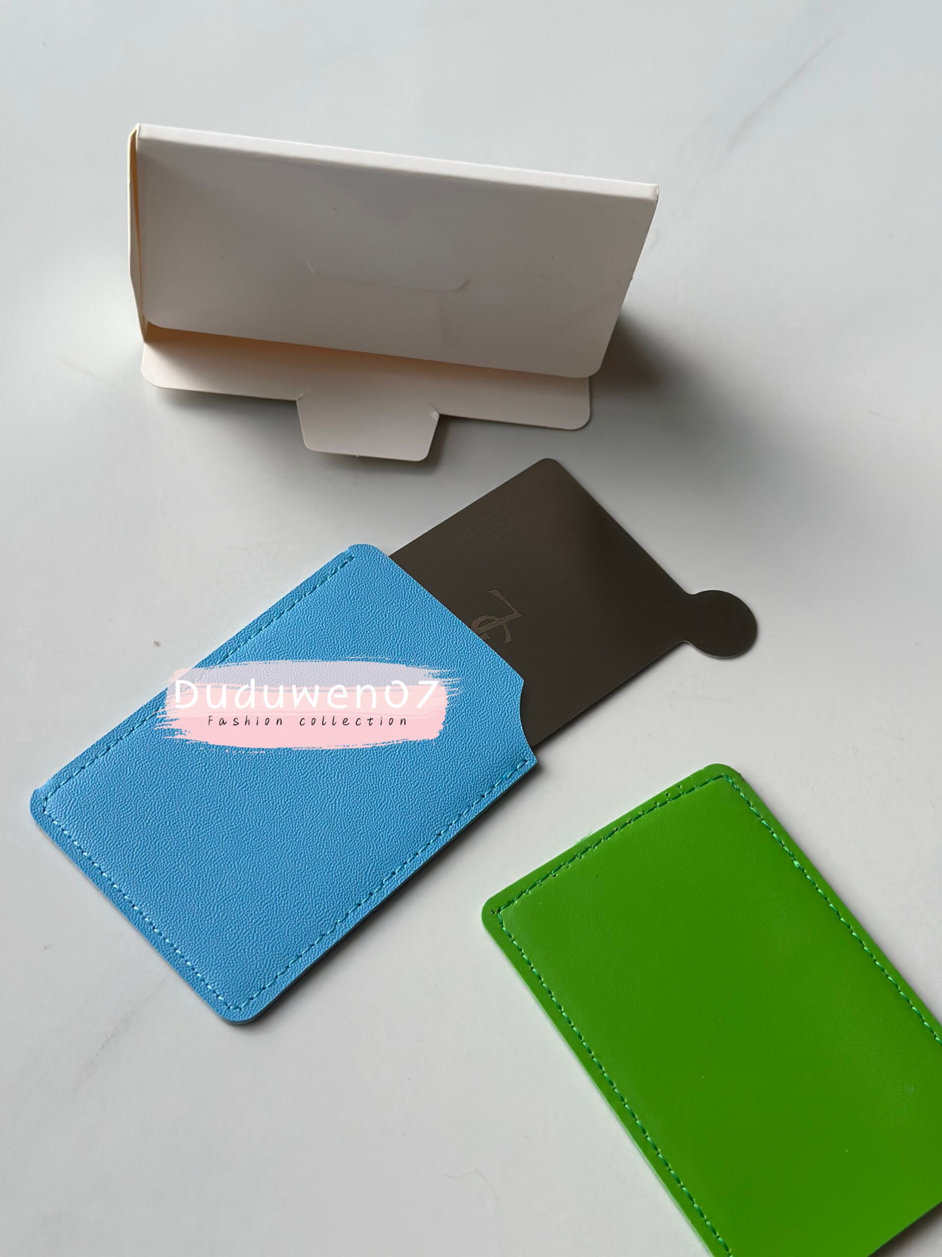 Toilet Supplies portable Y Makeup Mirror fashion printed Cosmetics mirror mini mirrors with cover party gift