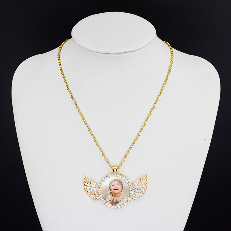 Strands Strings Custom Baby P o Angel Wings Pendant with Long Chain s Necklace Personalized Glass Dome Picture Customized Jewelry 230822