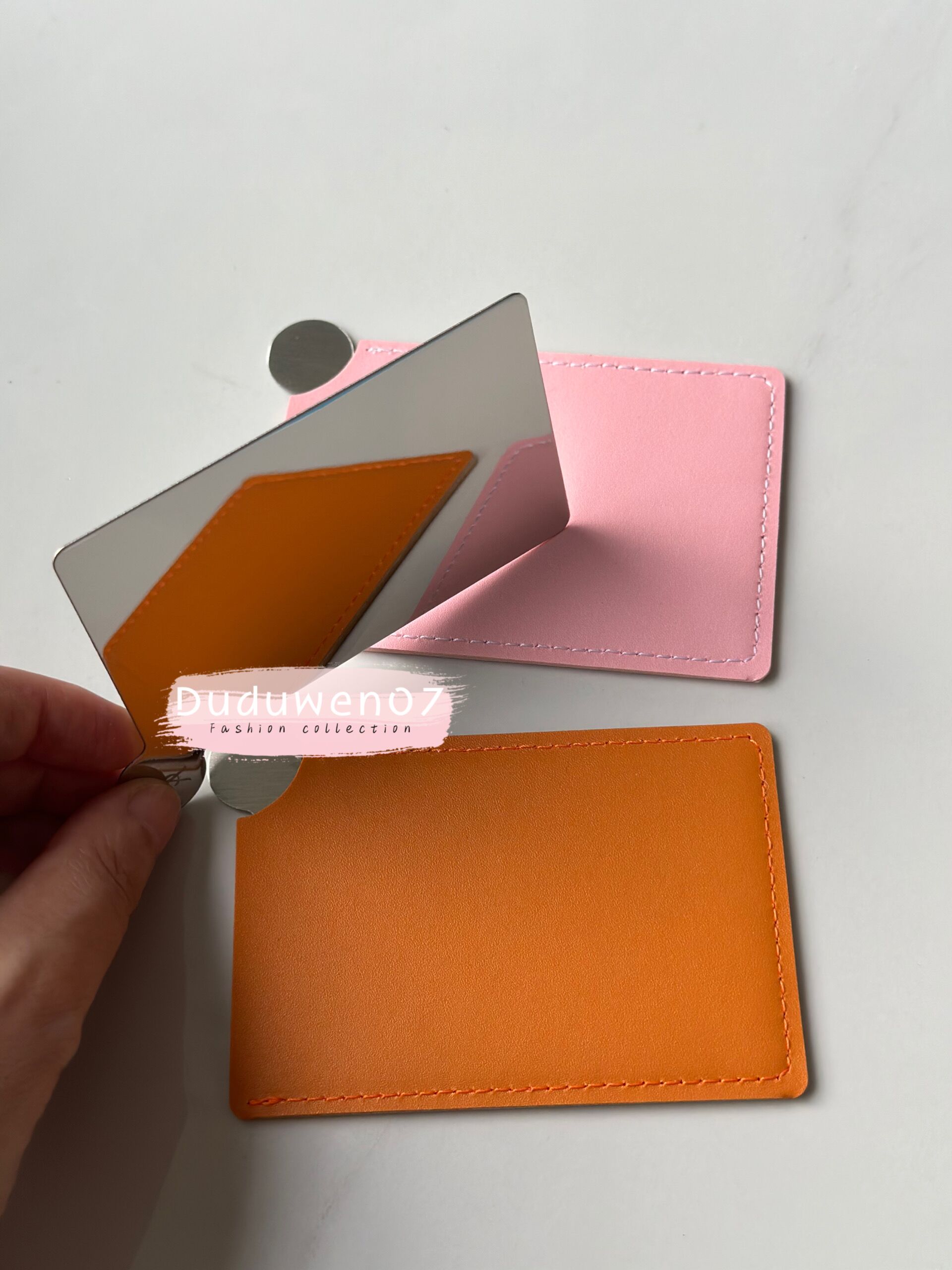 Toilet Supplies portable Y Makeup Mirror fashion printed Cosmetics mirror mini mirrors with cover party gift