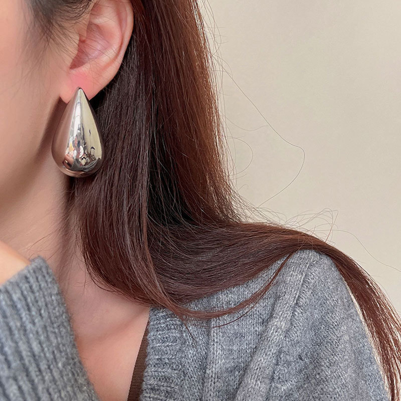 Charm Large Water Drop Earrings Chunky Tear Pendant Glossy Smooth Stud Earring Simple Korean Fashion Jewelry Gifts For Women 230823