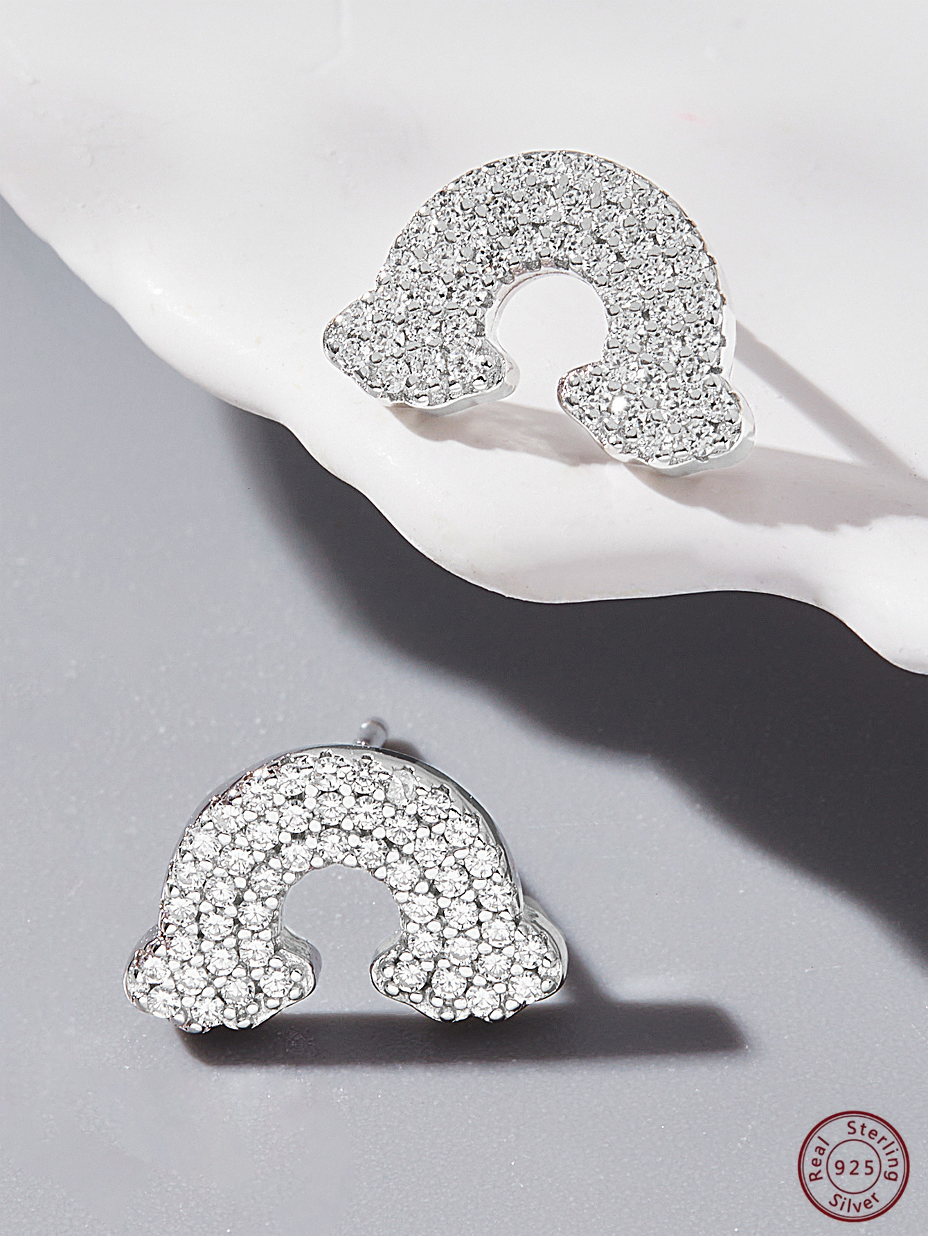 Ear Cuff 925 Silver CZ Stones Paved Fashion Fine Jewelry Creative Cute Rainbow Shaped Women Earrings Perfect Gift For Dates And Parties 230823