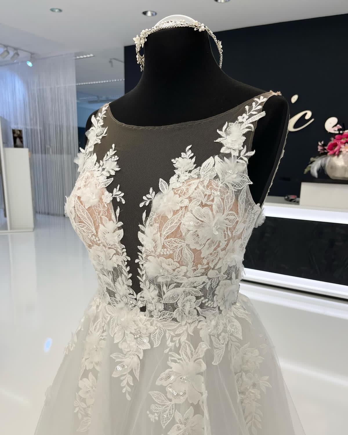 2023 Arabic Aso Ebi Lace A-line Beach Wedding Dress Lace Backless Tulle Ivory Bridal Gowns Dresses ZJ5053