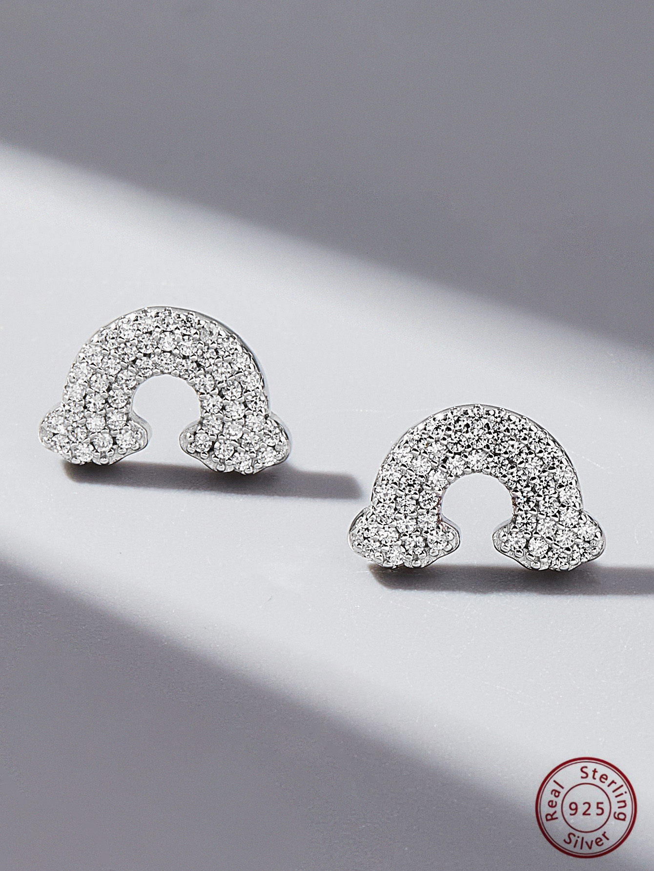 Ear Cuff 925 Silver CZ Stones Paved Fashion Fine Jewelry Creative Cute Rainbow Shaped Women Earrings Perfect Gift For Dates And Parties 230823