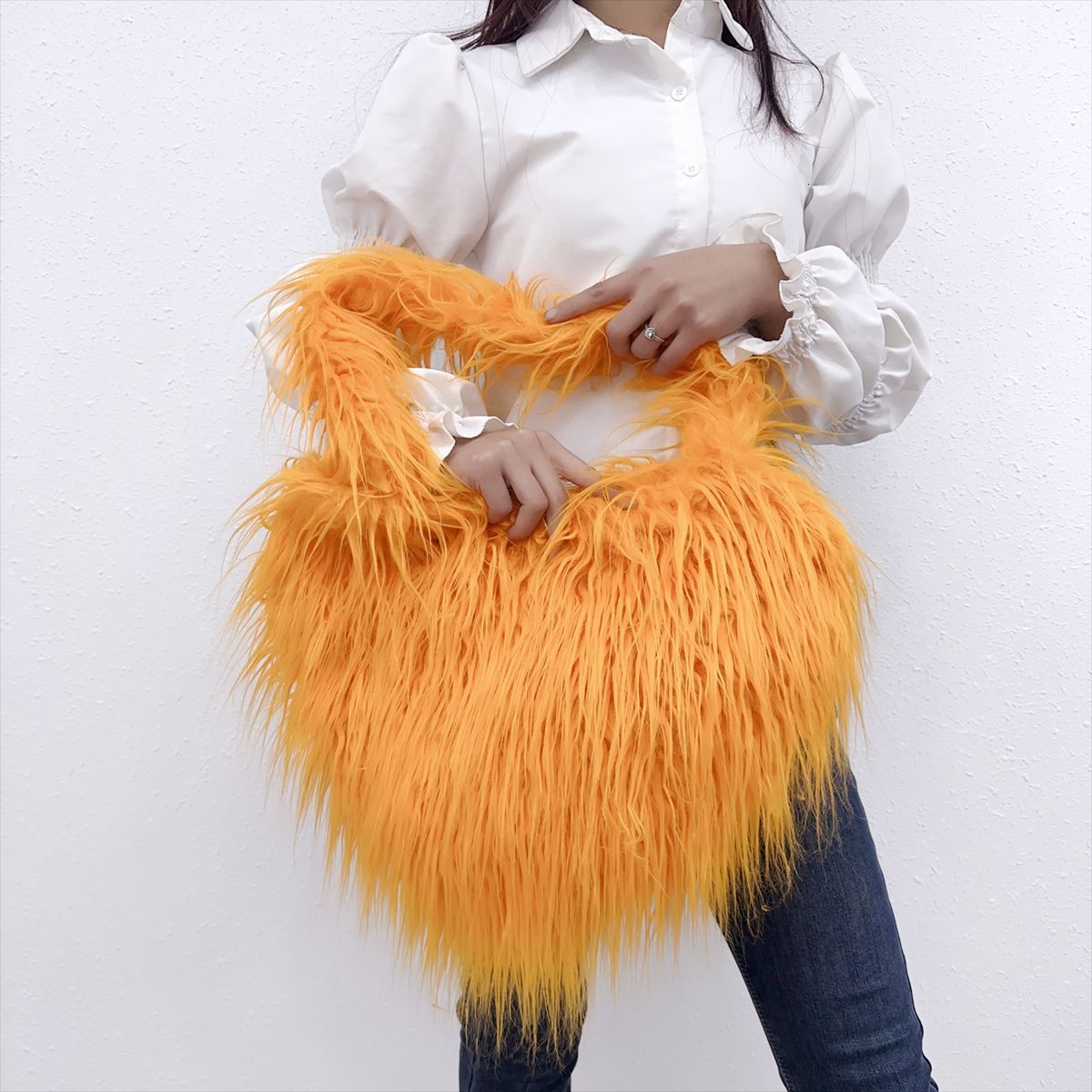 Evening Fur Tote Bags For Women Cute Heart Plush Ladies Big Crossbody Bag Shaped ShoulderBag Female Handbags Clutch Messenger Purse 230824 zhanyisheng