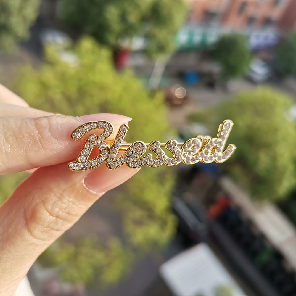 Pins Brooches DODOAI Custom Brooch Diamond Jewelry Stainless Steel Initials Lapel Pin Bridesmaid Gift Personalized Name 230824