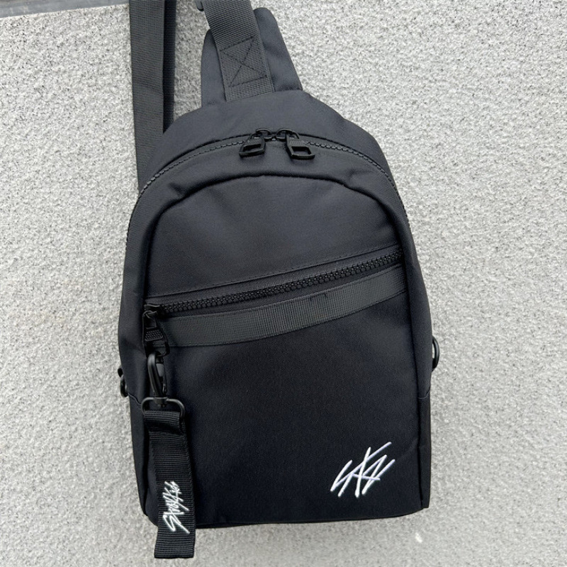 Backpacks Stray Kids Backpack Japan Concert Canvas Crossbody Chest Bag Kpop Fashion Womens Black Cosmetic Travel Storage Phone Purses Bags 230823