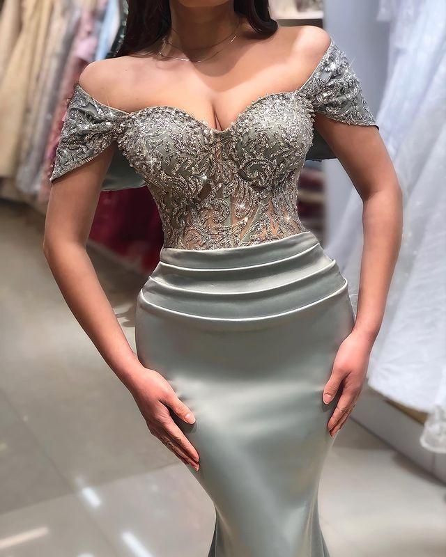 2023 Sexy Mermaid Prom Dresses Off Shoulder Illusion Sweetheart Illusion Silver Crystal Beading Gray Party Evening Gowns Sweep Train Cap Sleeves Belt