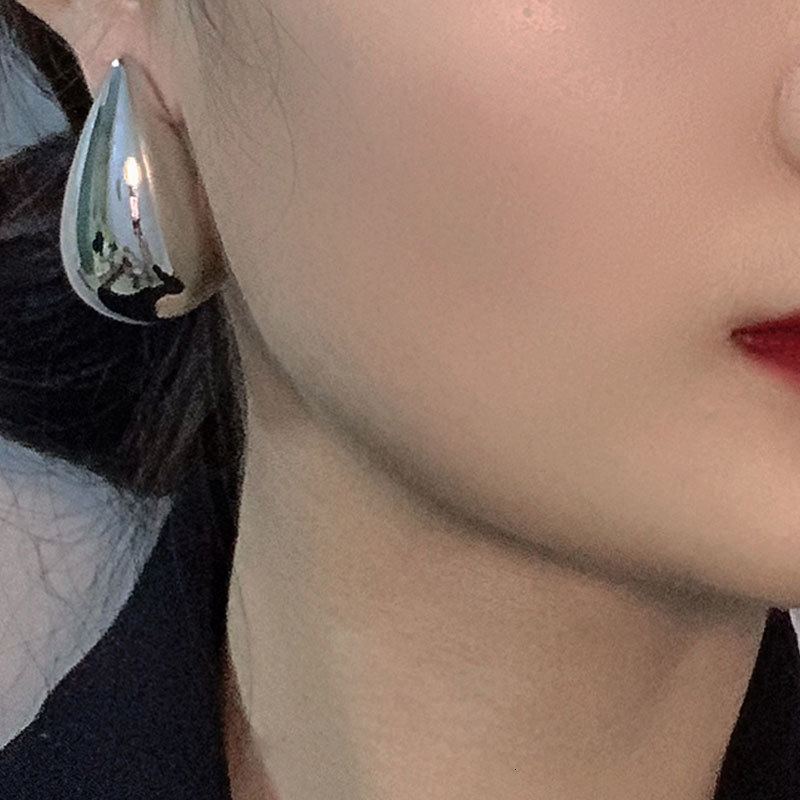 Charm Large Water Drop Earrings Chunky Tear Pendant Glossy Smooth Stud Earring Simple Korean Fashion Jewelry Gifts For Women 230823