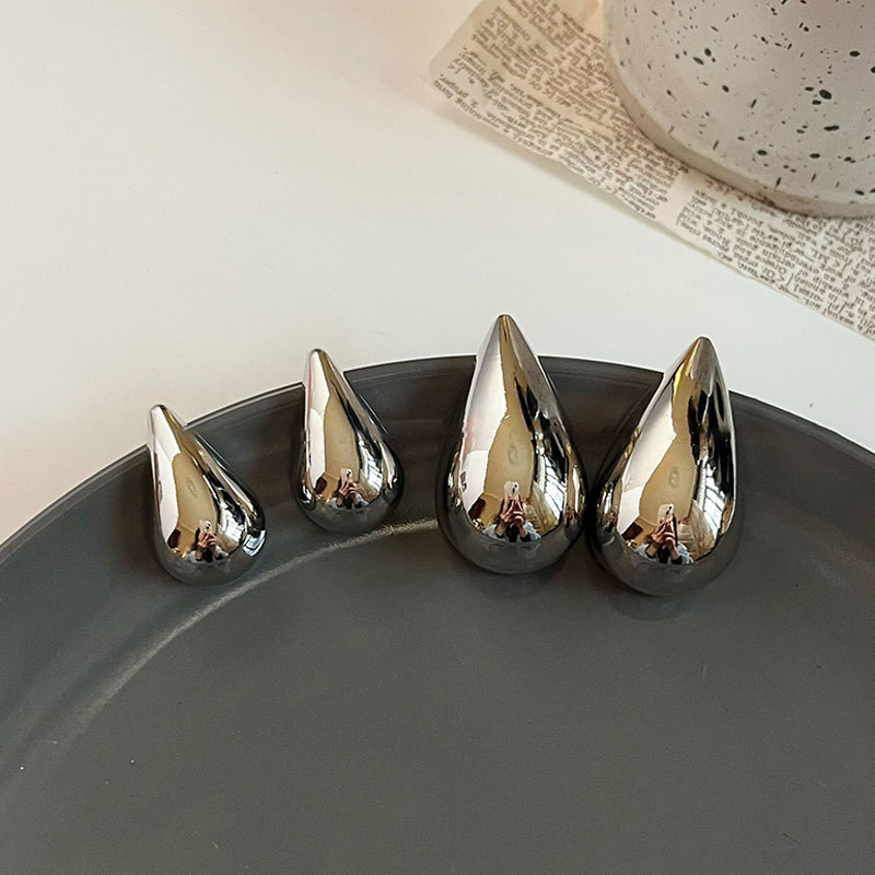 Charm Large Water Drop Earrings Chunky Tear Pendant Glossy Smooth Stud Earring Simple Korean Fashion Jewelry Gifts For Women 230823