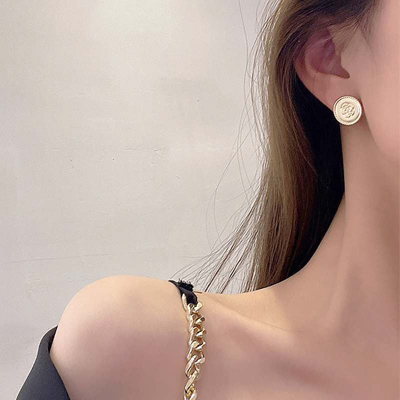 Charm Flower Earrings For Women Gold Color Metal Fashion Sparkling Pendant Drop Clip Korean Earring Wedding Classic Party Jewelry Gift 230823