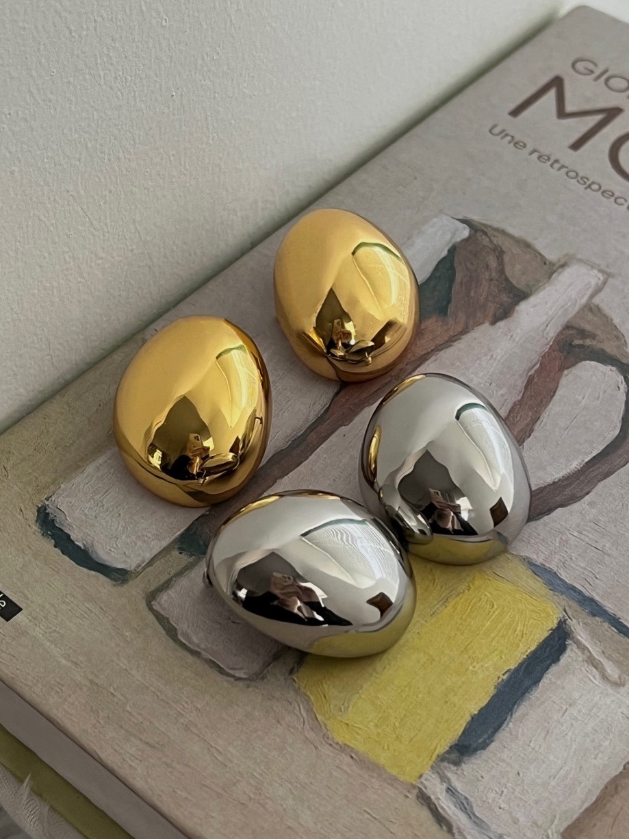 Charm HUANZHI Golden Color Ball Earrings SemiCircle Thick CShaped Hollow Minimalist Retro Irregular Orb Studs Chic for Women Jewelry 230823