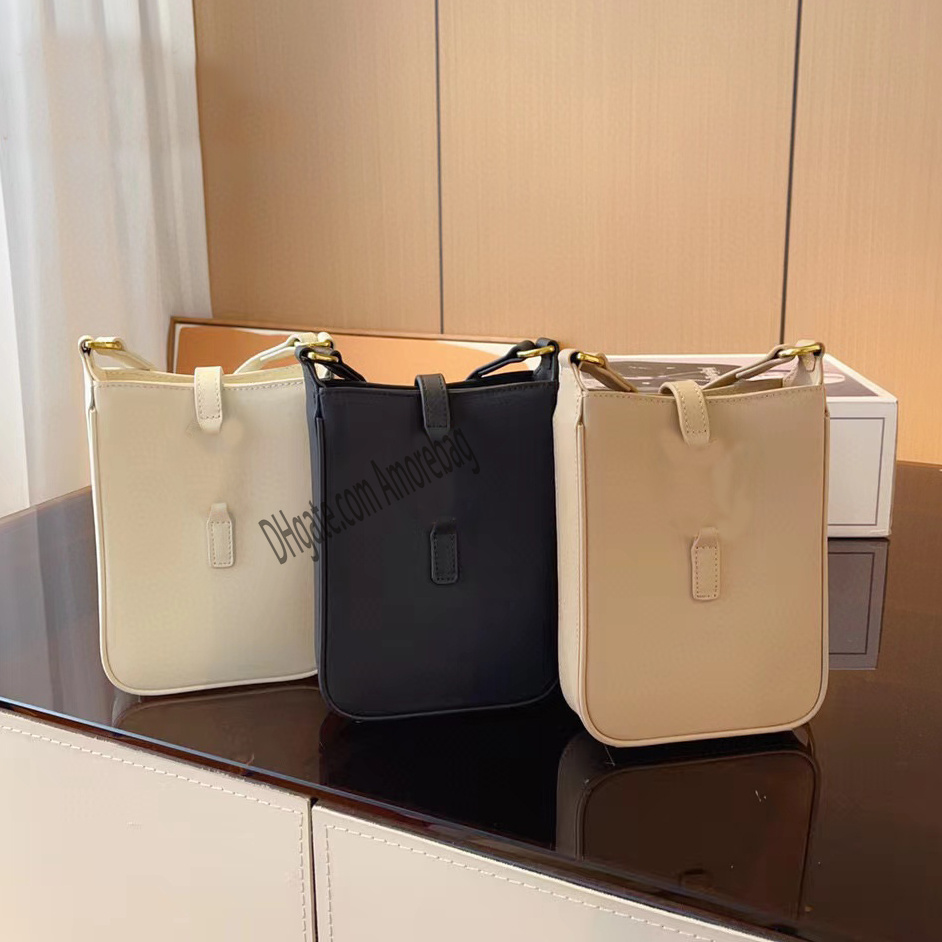 Le 5 A 7 Mini Vertical In Shiny Leather Hobo Bag Fashion Luxury Designer Women Le5a7 Phone Shoulder Crossbody Bag With A Hook Closure