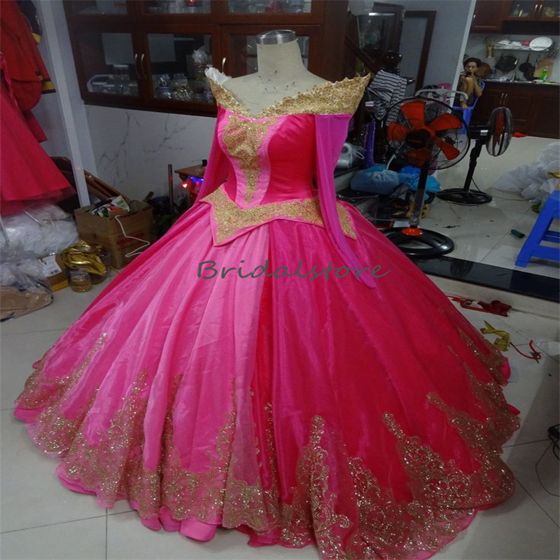 Victorian Renaissance Quinceanera Dresses 2023 Hot Pink Fantasy Medieval Sweet 15 Dress Vintage Gold Lace Ball Gown Masquerade Mexican Para Xv Anos ve