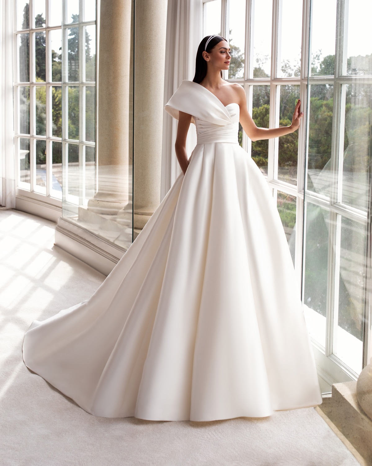 One Shoulder Satin Wedding Dress Button Back Pleats Bridal Gowns Custom Made Vestidos de Novia