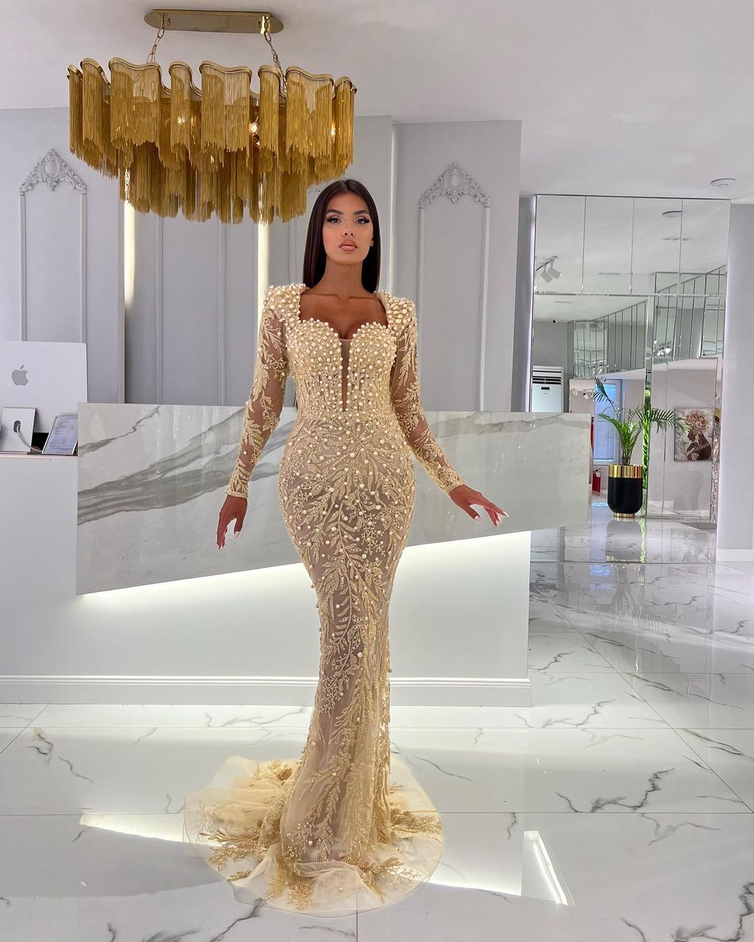 Luxury Mermaid Wedding Dresses Sweetheart Neck Pearl Beaded Appliques Detachable Train Bridal Gowns Slim Fit Long Sleeve Dress