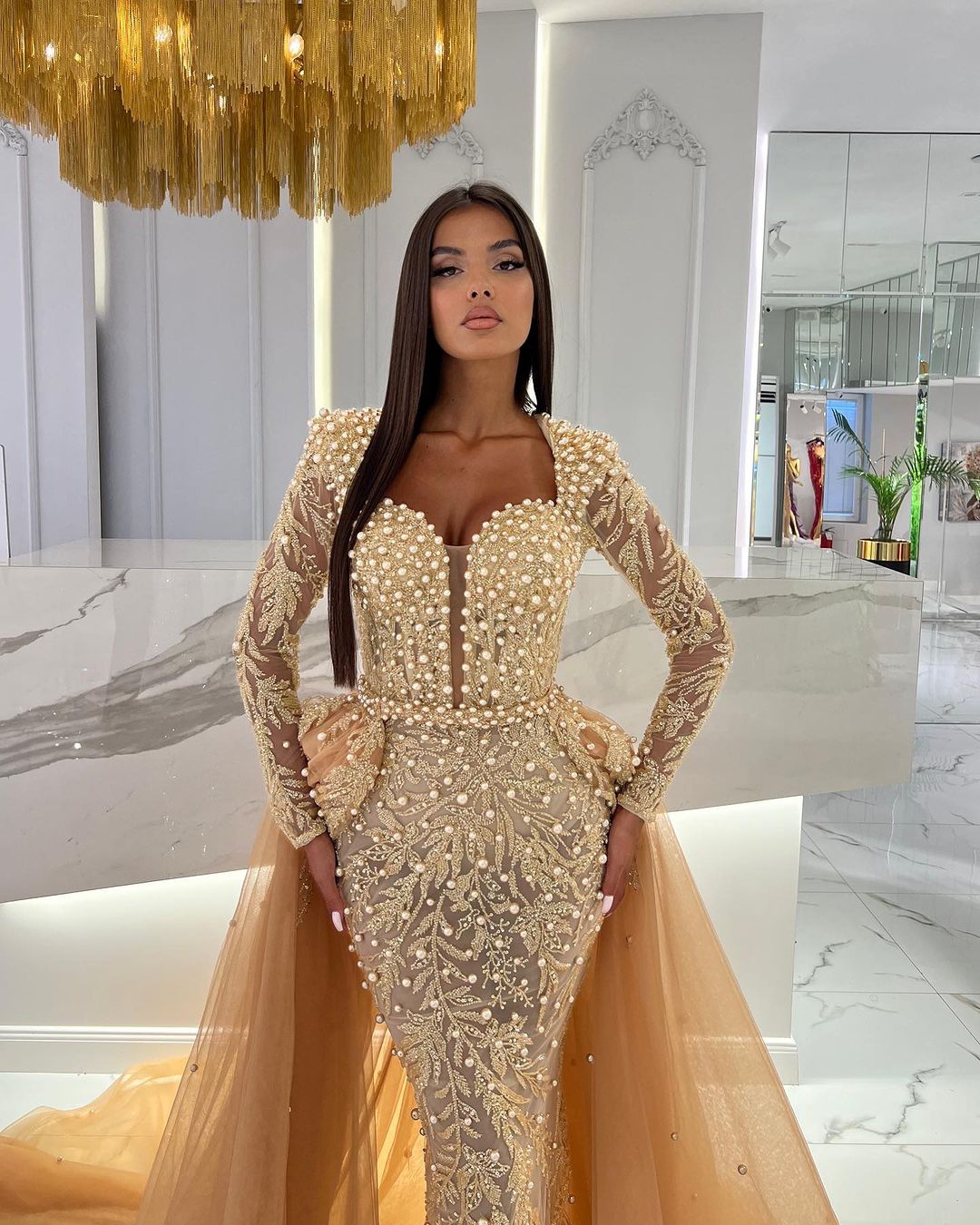 Luxury Mermaid Wedding Dresses Sweetheart Neck Pearl Beaded Appliques Detachable Train Bridal Gowns Slim Fit Long Sleeve Dress
