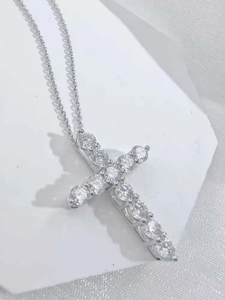 Luxury designer Cross Pendant Ice out VVS Moissanite collarbone Necklace with free shipping