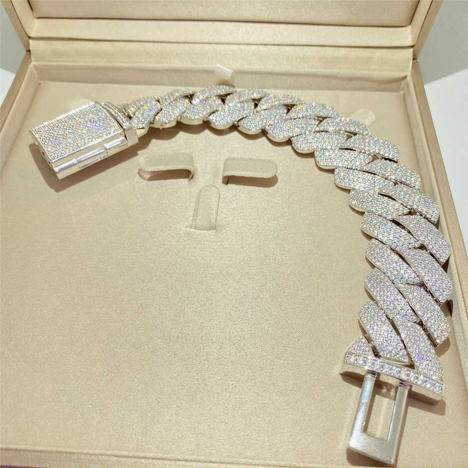 High Quality Hip Hop Bracelet Vvs Moissanite Jewelry Custom 26mm Gold Sparkg Ice Out Sterg Sier Cuban