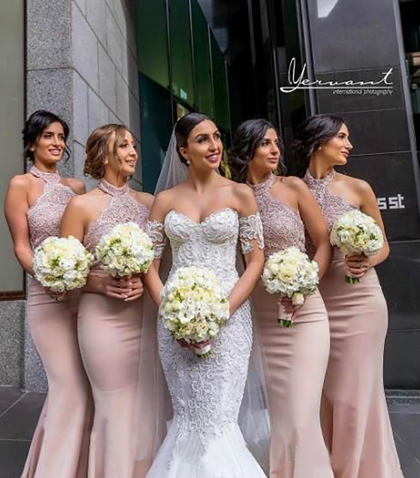 2023 High Quality Dusty Pink Bridesmaid Dress Halter Neck Garden Country Formal Wedding Party Guest Maid of Honor Gown Plus Size Custom Made