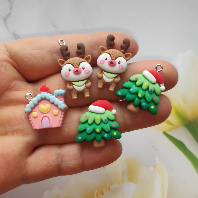 Charms 12Pcs Cartoon Christmas Series Charm Cute Snowman Deer Pendant Flat Back Cabochon DIY Jewelry Making Bracelet Earring Accessorie 230826