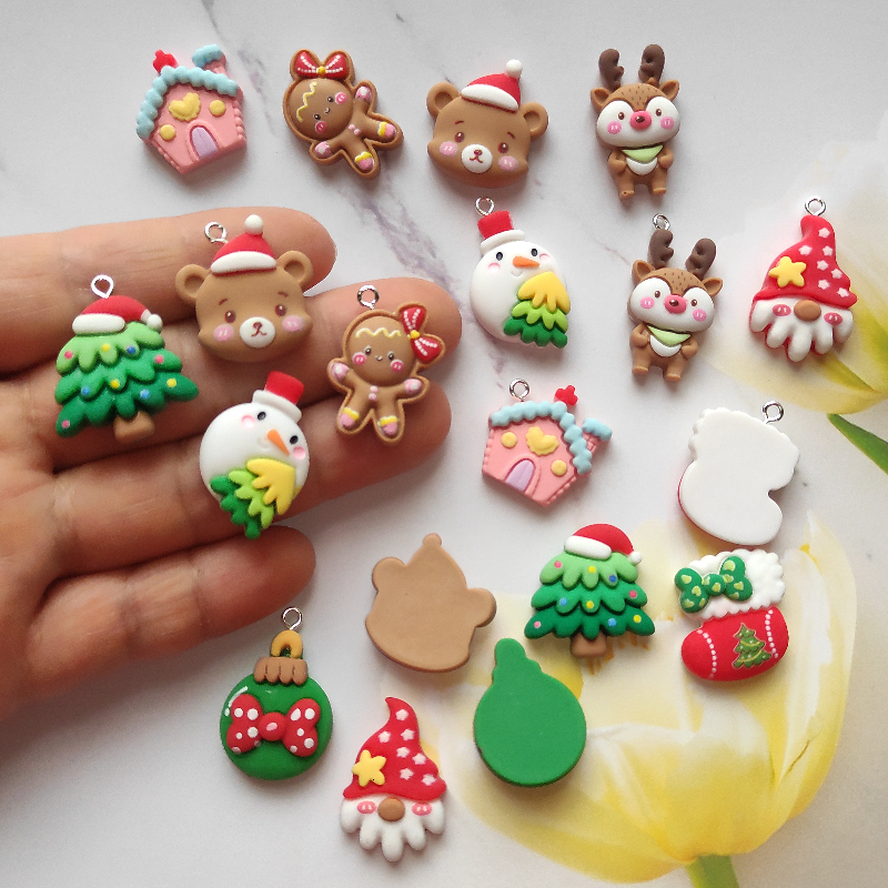Charms 12Pcs Cartoon Christmas Series Charm Cute Snowman Deer Pendant Flat Back Cabochon DIY Jewelry Making Bracelet Earring Accessorie 230826