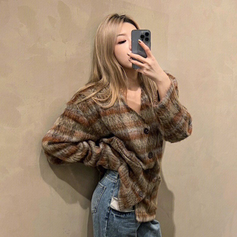 Men's Sweaters 2023 Retro Cardigan Sweater Men Harajuku Mohair Stripe Brown Plaid Knitted Hip Hop Streetwear Loose Fleece Button Coat 230826