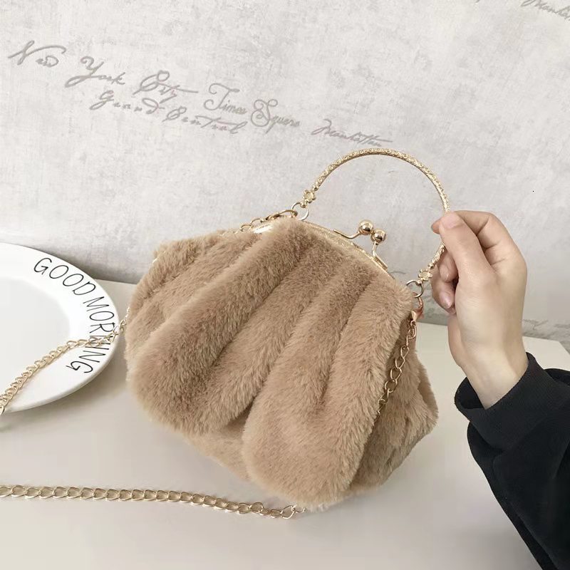 Evening Bags Plush Handbag Clutch Cute Rabbit Ear Shoulder Bag Clip Open Metal Handle Crossbody Bags Women Soft Small Winter Bag20*20*10cm 230826