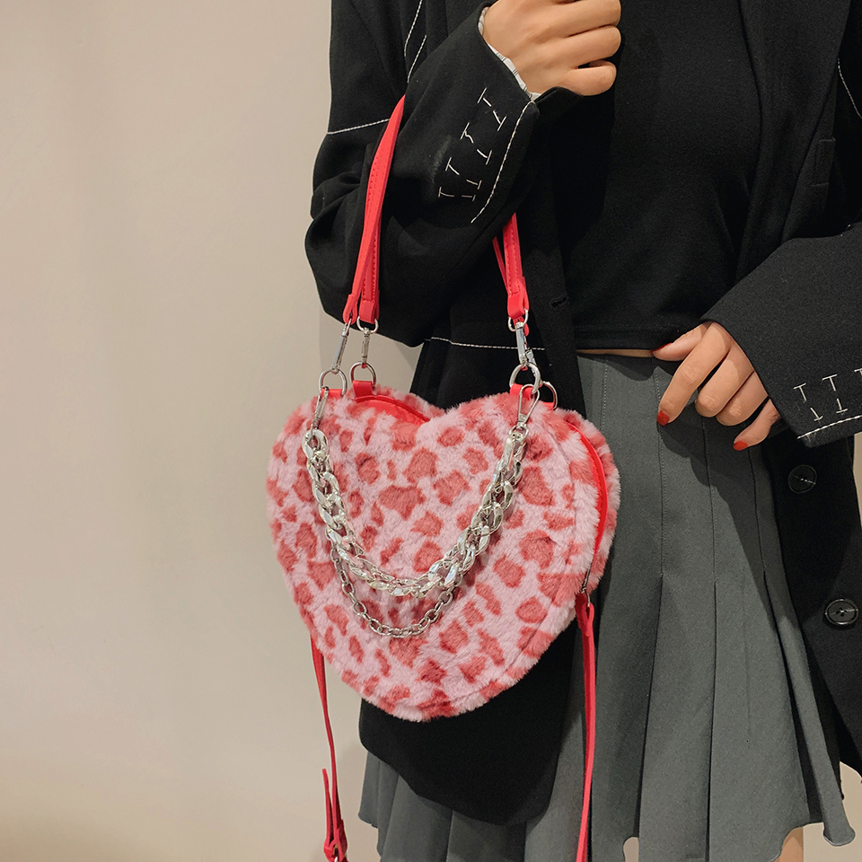 Evening Bags Winter Fashion Heart-shaped Leopard Pattern Shoulder Bag Women Pu Leather Plush Stitching Ladies Messenger Bag Chain Armpit Bag 230826