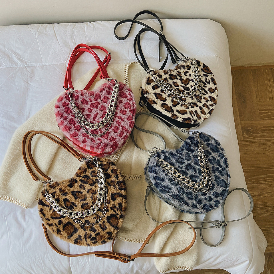 Evening Bags Winter Fashion Heart-shaped Leopard Pattern Shoulder Bag Women Pu Leather Plush Stitching Ladies Messenger Bag Chain Armpit Bag 230826