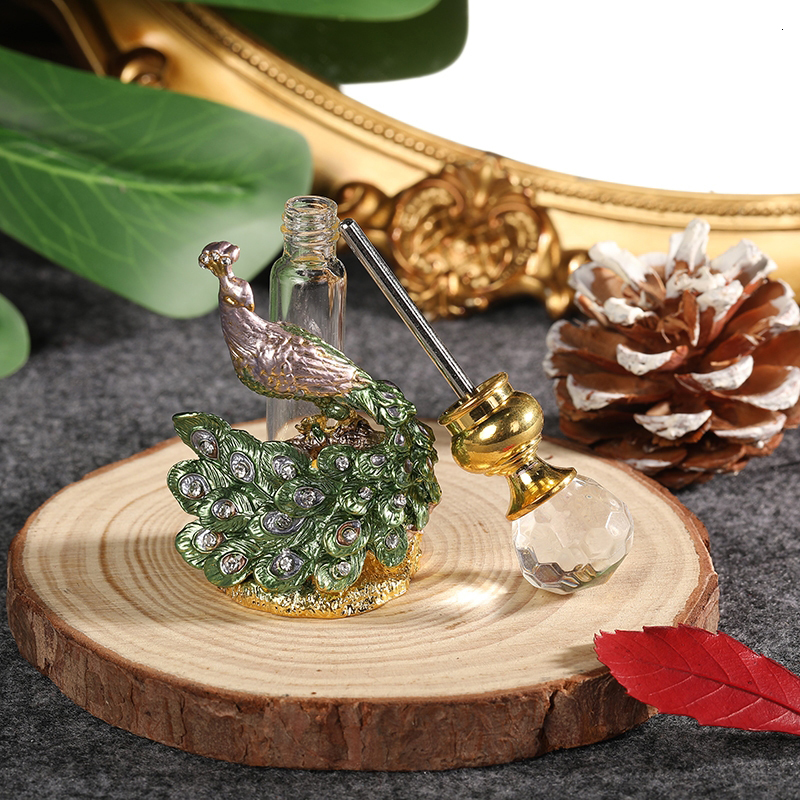 Perfume Bottle 7ml 3D Peacock Refillable Empty Perfume Bottle Metal Enamel Green Gold Sculpture Decor Diamond Cap Clear Tube Dripper Gift Box 230826