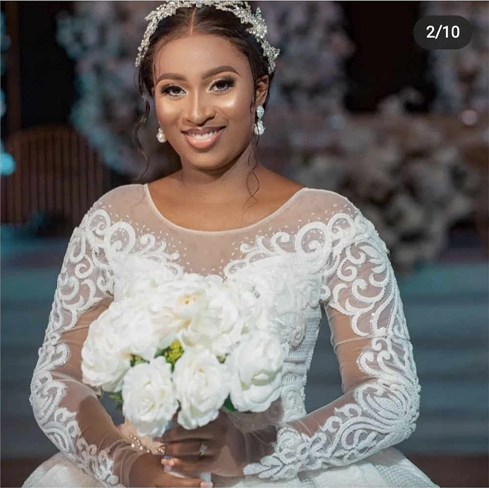 2023 Gorgeous Ballgown Wedding Dresses Bridal Gown Long Sleeves Scoop Neck Lace Applique Sequins Sweep Train Ruffles Custom Made Plus Size Vestido de 