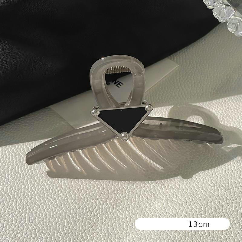Designer Clips Triangle Barrettes Brand Letter For Women Girls Claw Clip Hair Accessories Free shipping