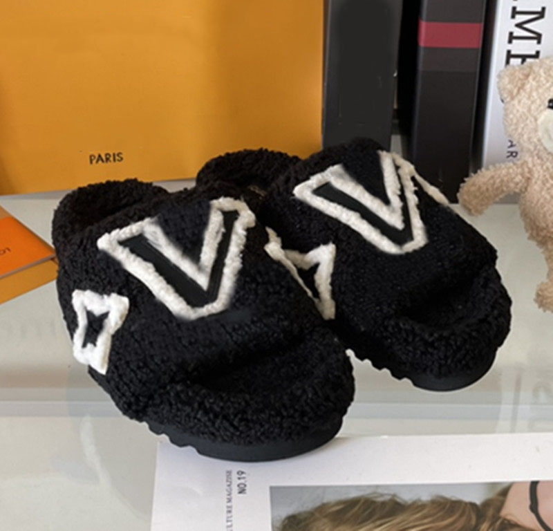 New French Fashion Designer Wool Sandals Women's Thick Sole Warm and Anti slip Brand Shoes Autumn and Winter Women's Slippers Outdoor Casual Designer Shoes