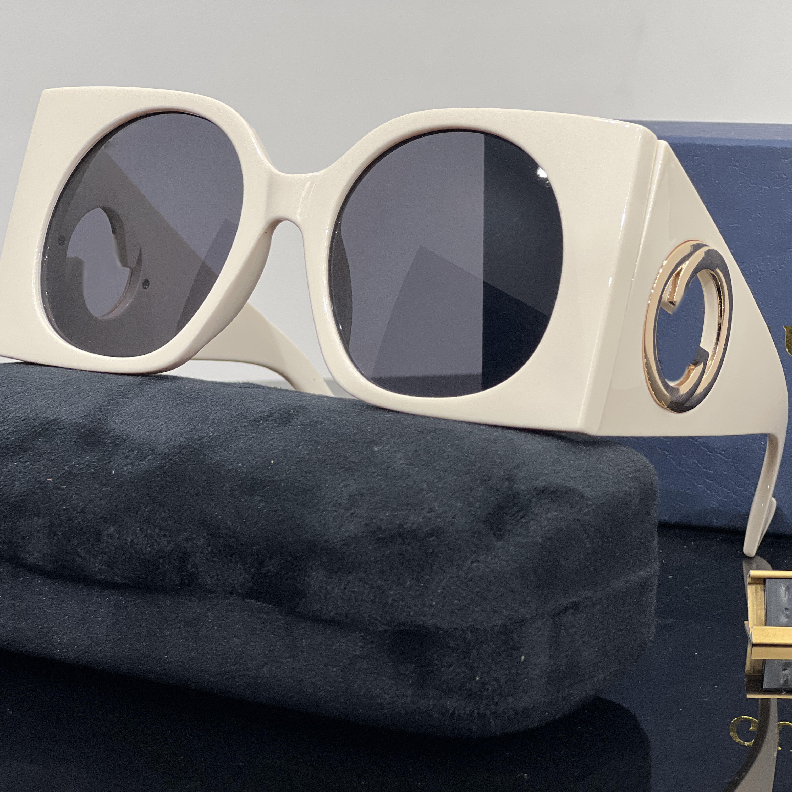 designer sunglasses for women luxury glasses popular letter sunglasses women eyeglasses fashion Metal Sun Glasses good gift