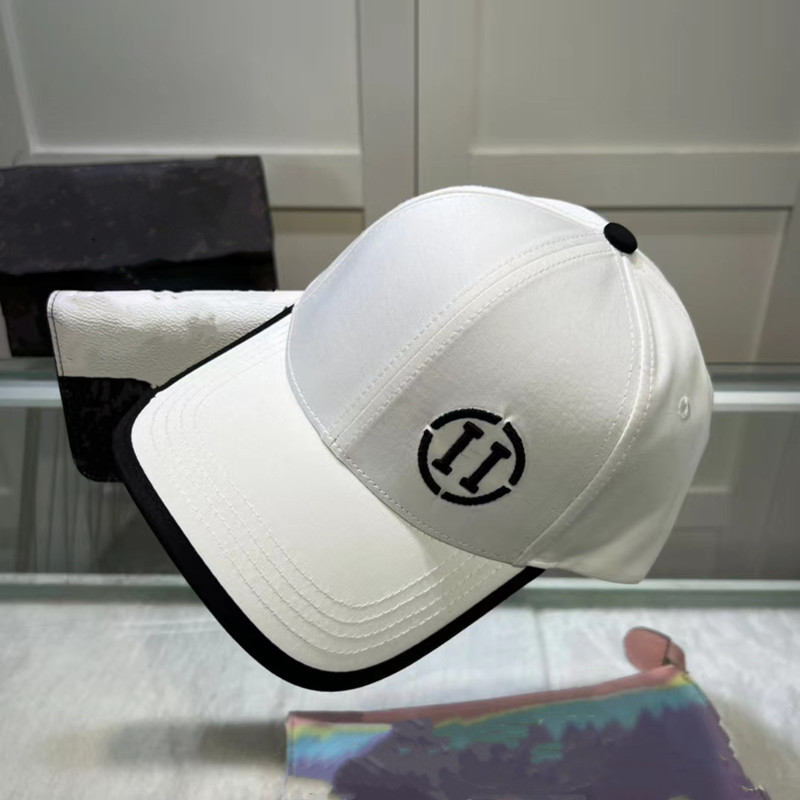 Fashion Designer Baseball Hat Men's and Women's High Quality Baseball Luxury Embroidery Letter Duck Tongue Hat Metal Hat Button Fashion Versatile