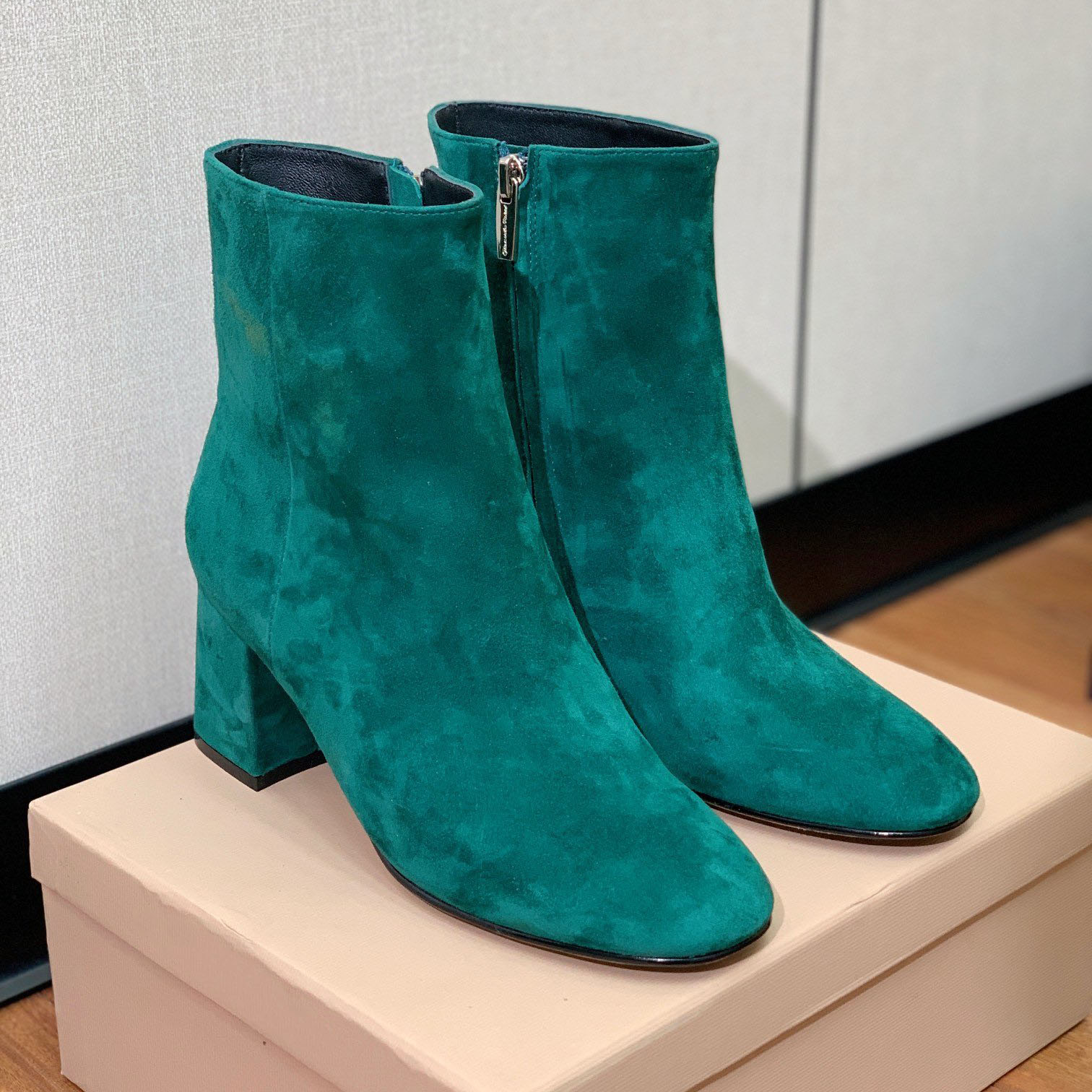Top quality Mid Bootie Camoscio block chunky heels leather sole slip-on zip Round toe booties Women's luxury designers fashion shoes factory footwear