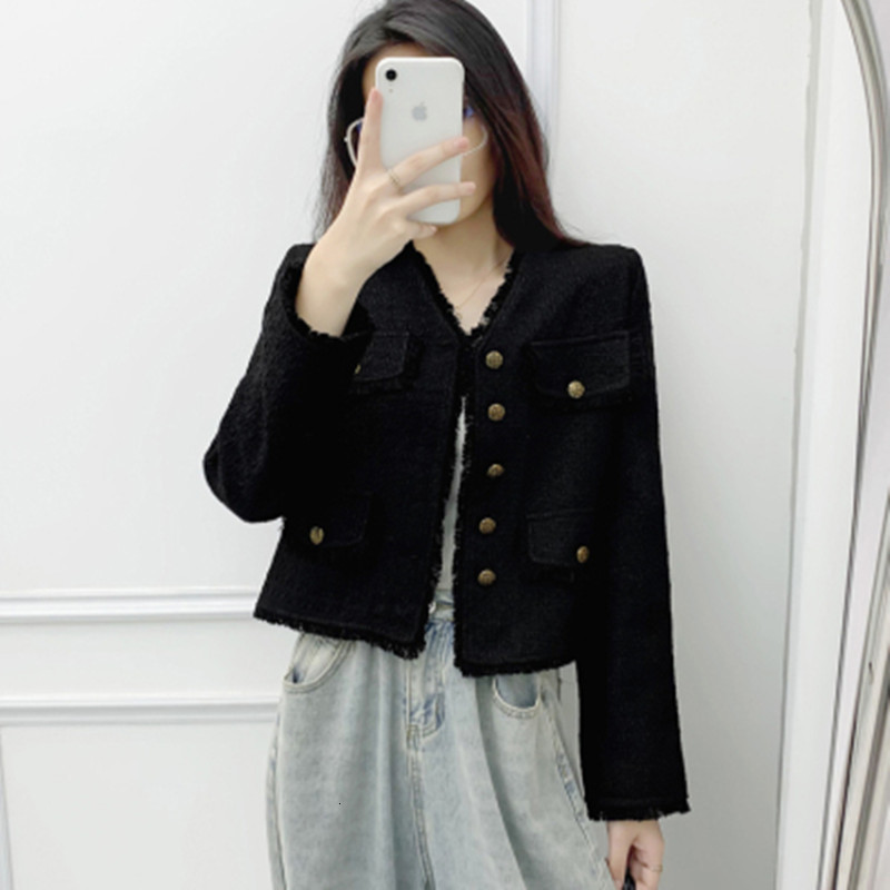 Womens Jackets Arrival Vintage Elegant Tweed Coat High Quality SingleBreasted Woolen VNeck Long Sleeve Tassel Jacket Outwear 230828