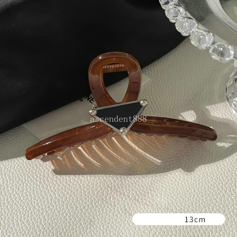 Designer Clips Triangle Barrettes Brand Letter For Women Girls Claw Clip Hair Accessories Free shipping