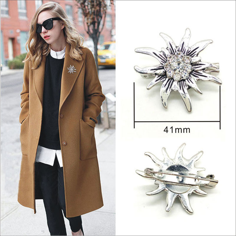 Pins Brooches German Vintage Lucky Edelweis Large White Color Snowflake Brooch Pin Fashion Jewelry Accessories 230828