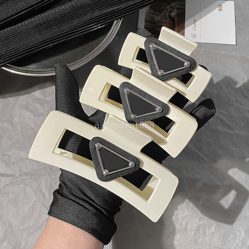 Barrettes Triangle Designer Womens Clips Boutique Barrette Hairpin Charm Women Girl Hair Accessories Free shipping